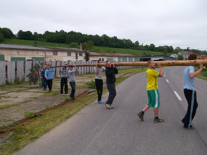 Stavanie maja 2015 (10).JPG