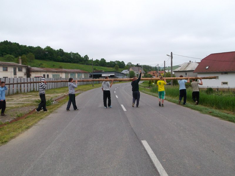 Stavanie maja 2015 (11).JPG