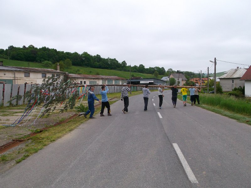 Stavanie maja 2015 (12).JPG