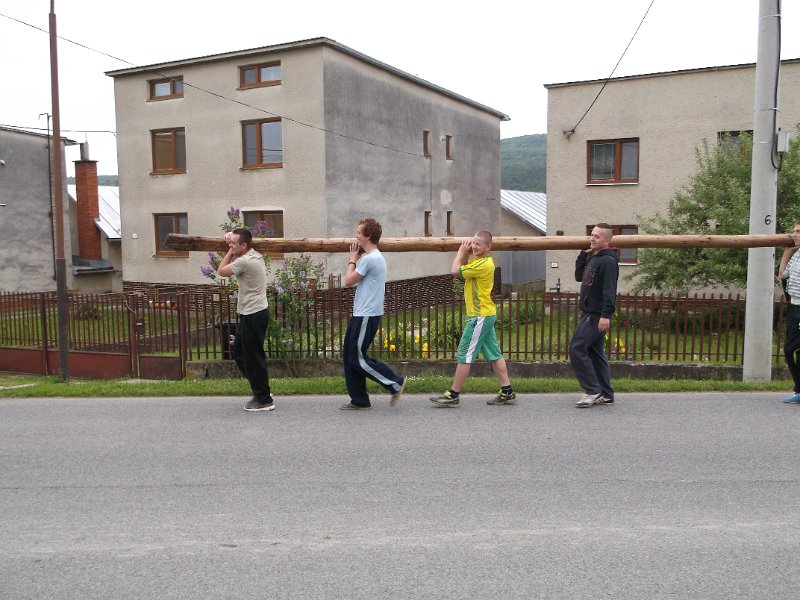 Stavanie maja 2015 (15).JPG