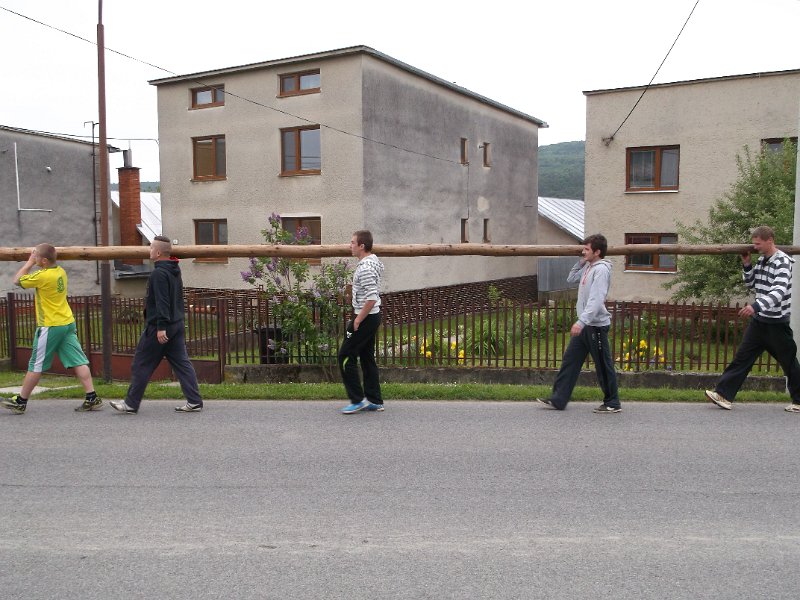 Stavanie maja 2015 (16).JPG