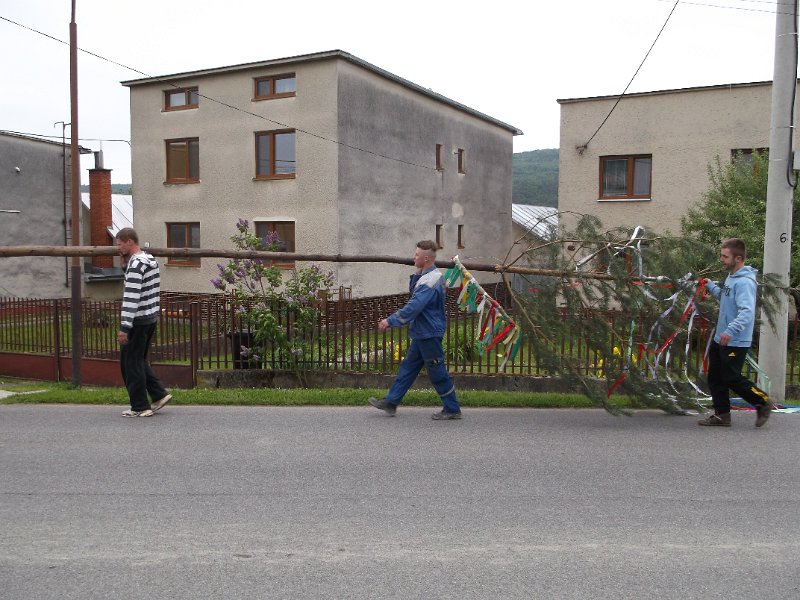 Stavanie maja 2015 (17).JPG