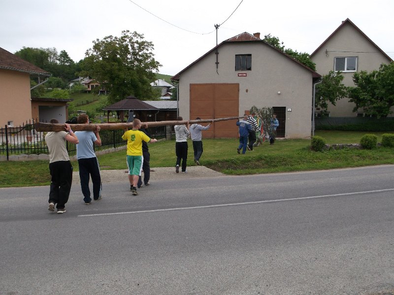 Stavanie maja 2015 (28).JPG