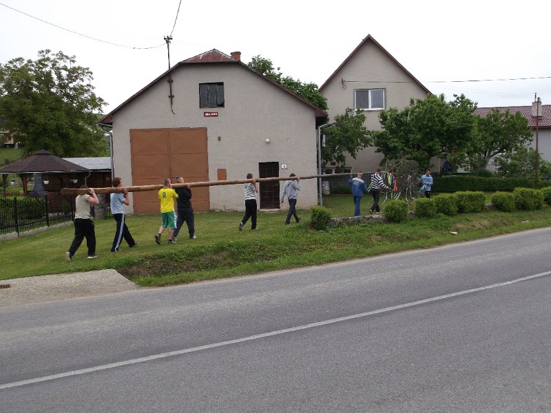 Stavanie maja 2015 (29).JPG