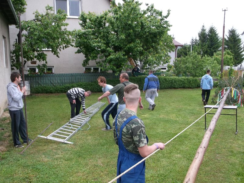 Stavanie maja 2015 (36).JPG