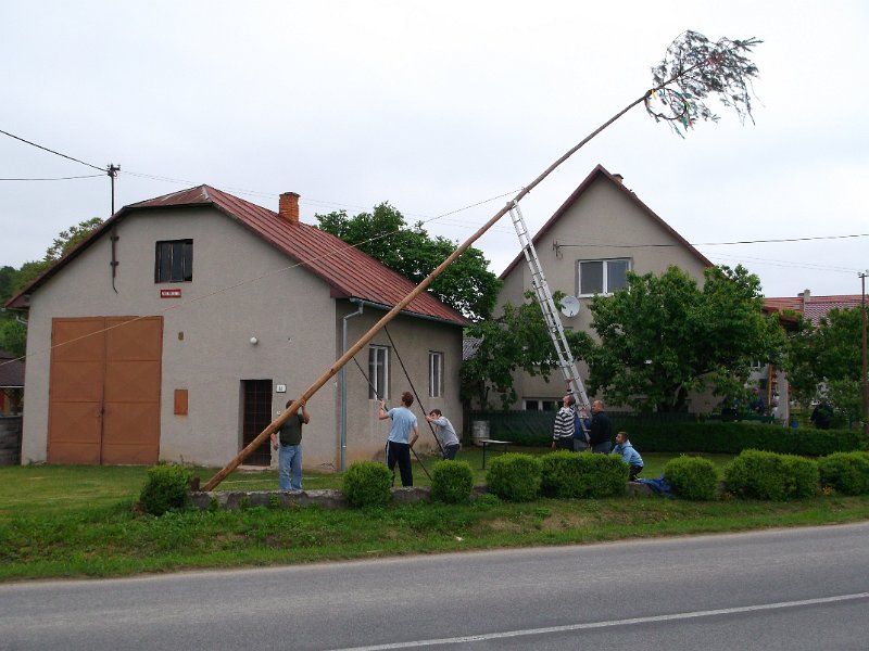 Stavanie maja 2015 (45).JPG