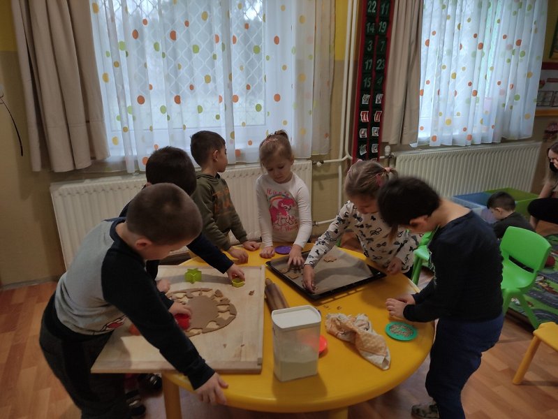 Pecieme medovniky 10.jpg