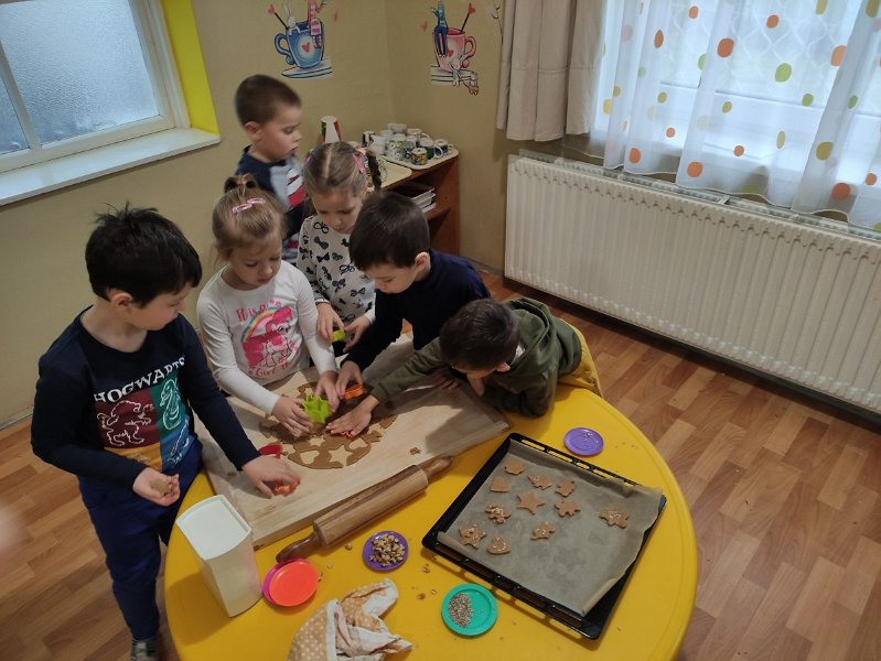 Pecieme medovniky 11.jpg