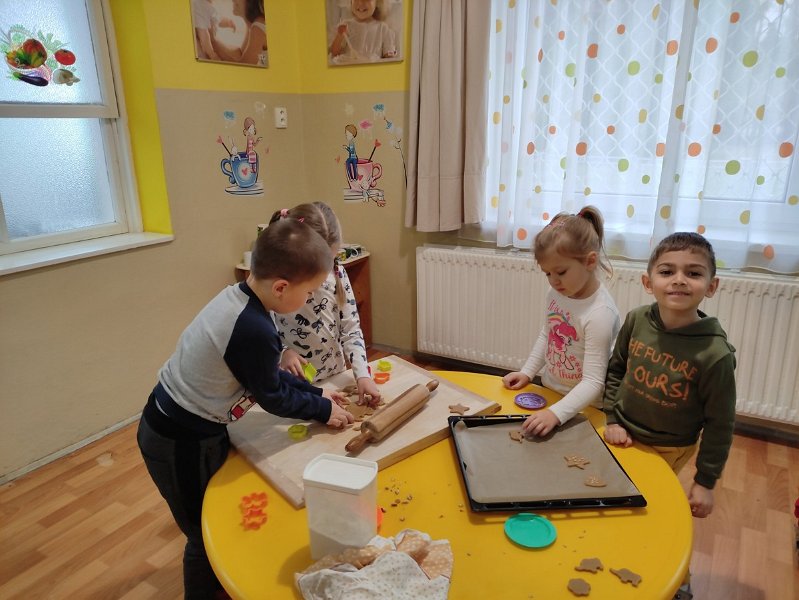 Pecieme medovniky 12.jpg