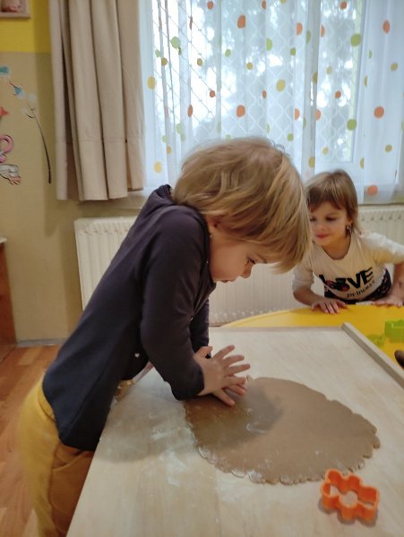 Pecieme medovniky 17.jpg
