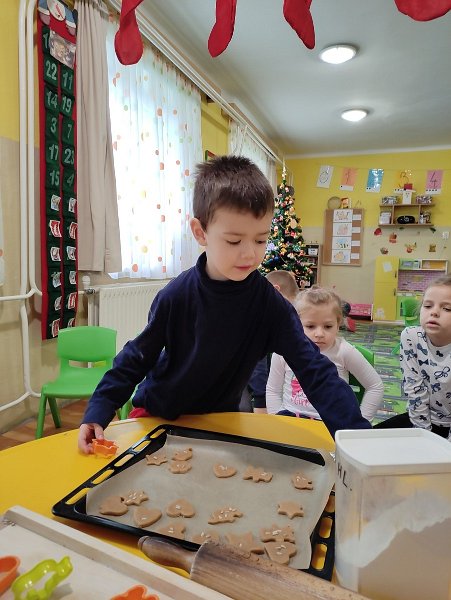 Pecieme medovniky 29.jpg