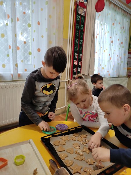 Pecieme medovniky 42.jpg