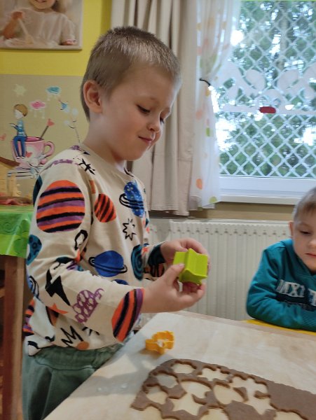 Pecenie_medovnikov 4.jpg