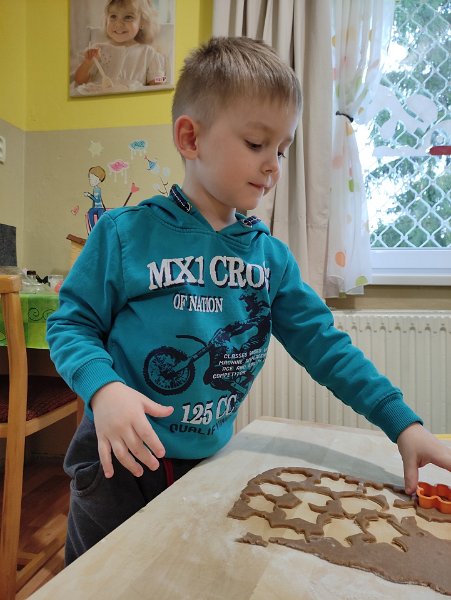 Pecenie_medovnikov 5.jpg