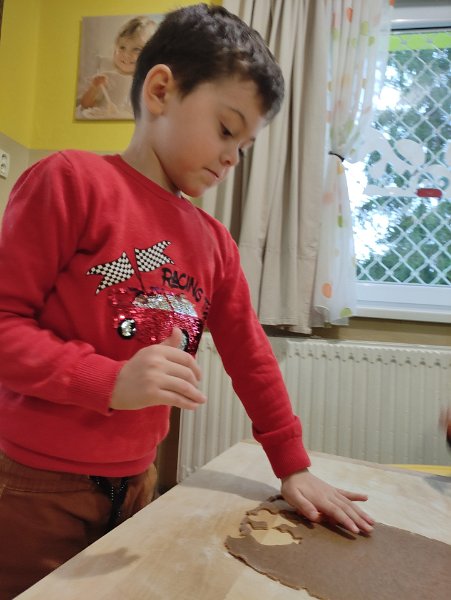 Pecenie_medovnikov 9.jpg