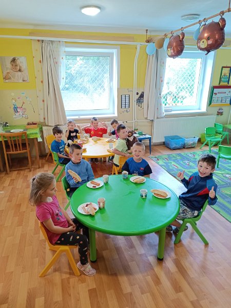 Noc v skolke 80.jpg