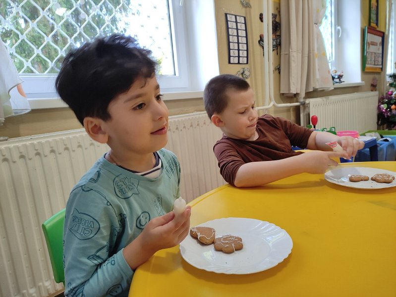 Pecenie_medovnickov17.jpg