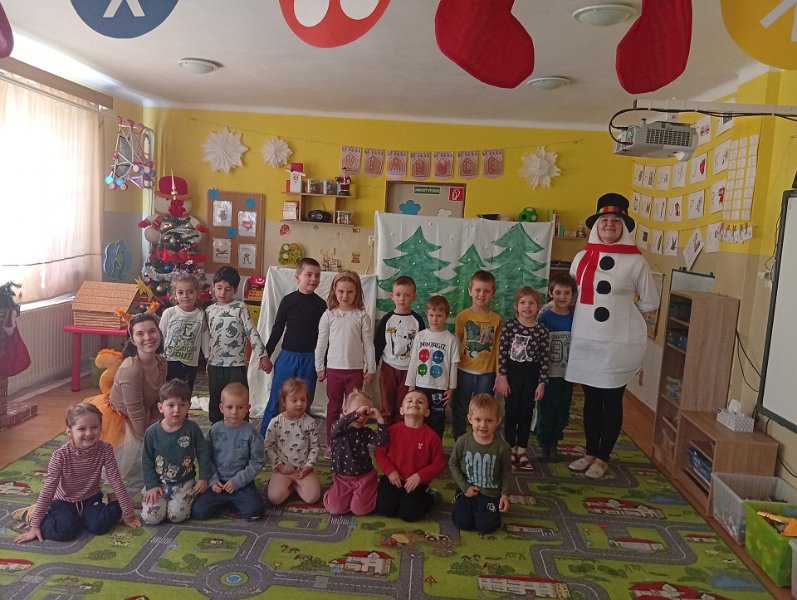 Divadielko Snehuliak_Vevericka  1.jpg