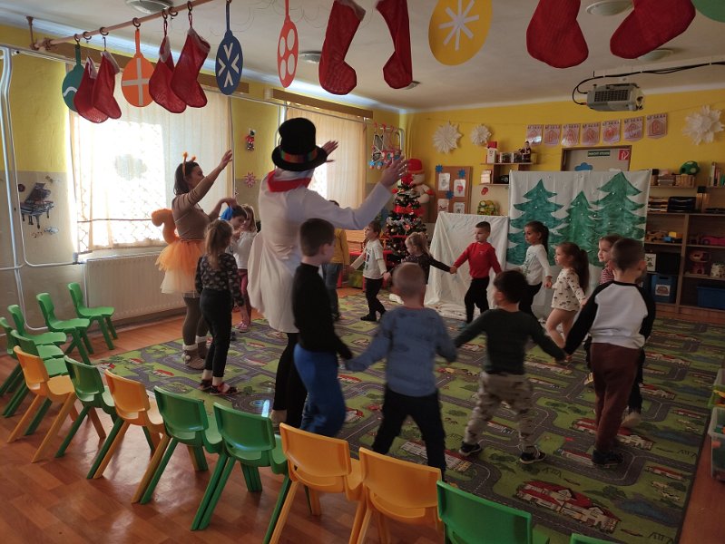 Divadielko Snehuliak_Vevericka  5.jpg