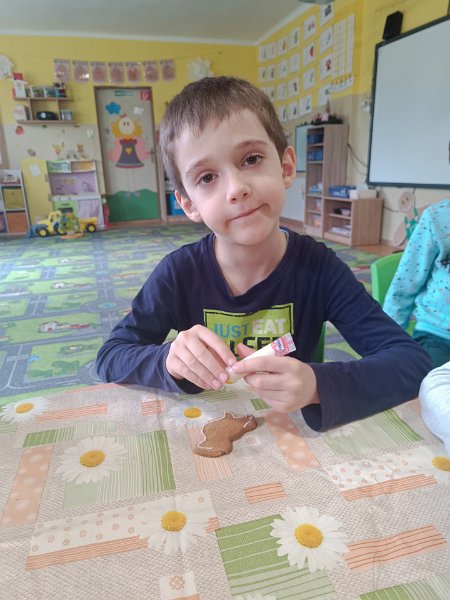 Pecenie medovnikov 16.jpg