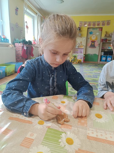 Pecenie medovnikov 22.jpg