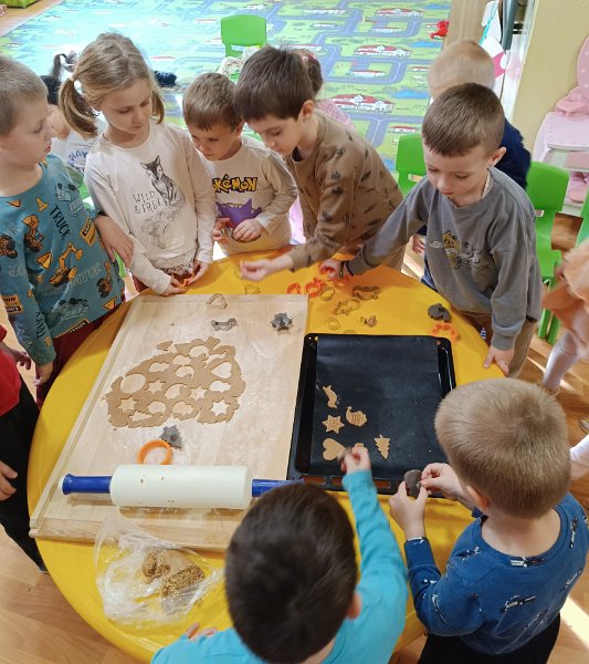 Pecenie medovnikov 26.jpg