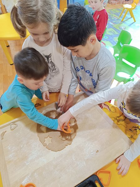 Pecenie medovnikov 31.jpg