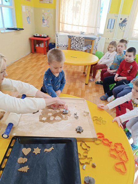 Pecenie medovnikov 41.jpg