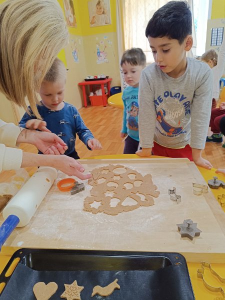 Pecenie medovnikov 42.jpg