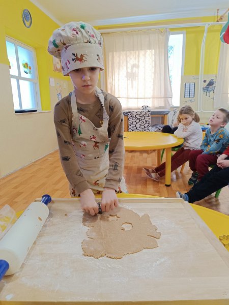 Pecenie medovnikov 49.jpg