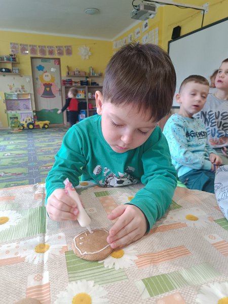 Pecenie medovnikov 5.jpg