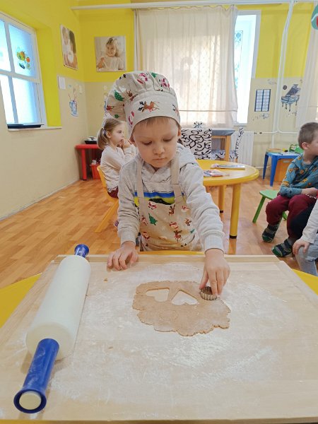 Pecenie medovnikov 59.jpg